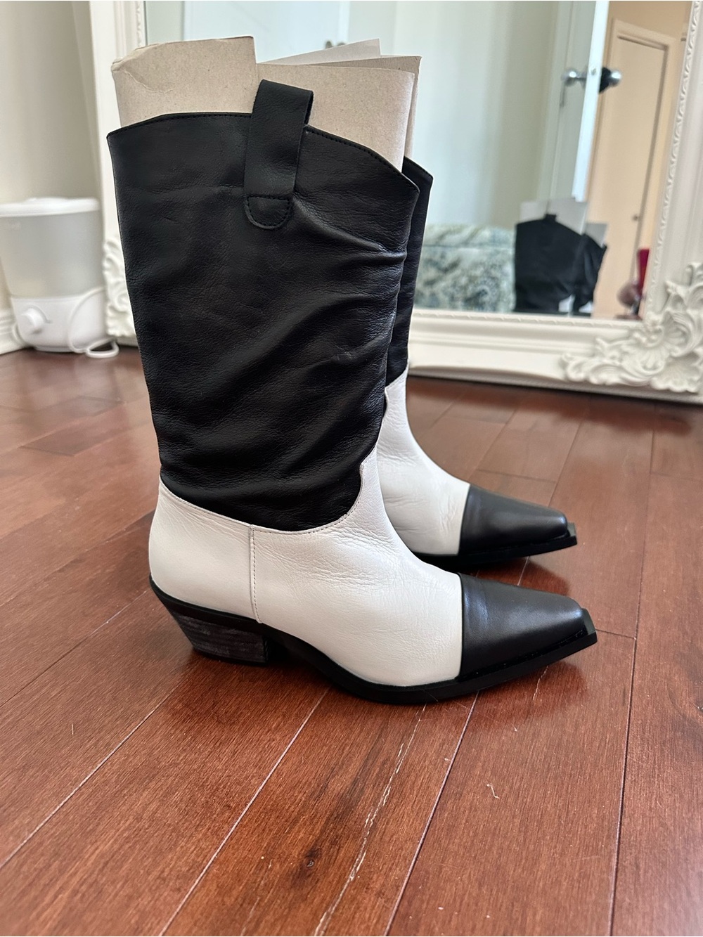 L’Intervalle “annamaria” Two-Tone Black and White Western boots